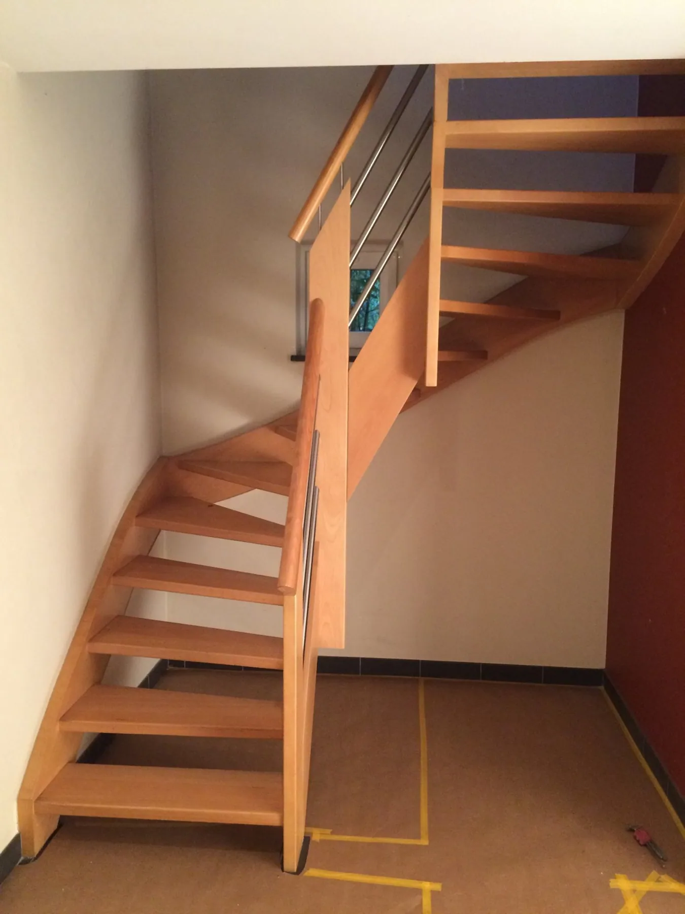Schilderwerken in een woning in Kumtich